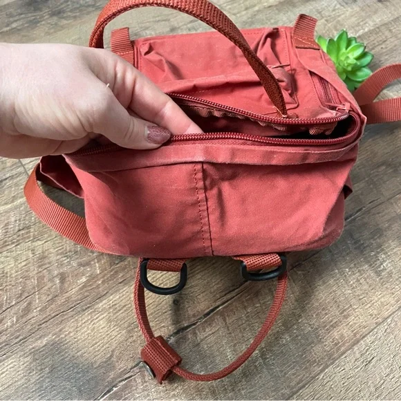 Fjallraven Kanken mini backpack - Picture 9 of 16